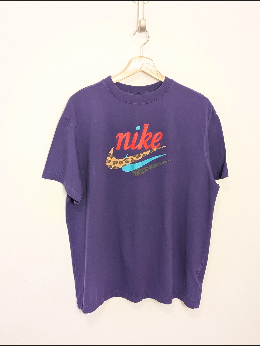 Nike Men's Purple Animal Print Graphic Logo T-Shirt Men's Size Large